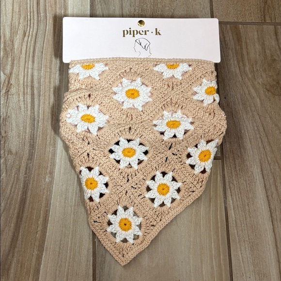 Piper K Accessories - NWT Piper K Daisy Crochet Hair Scarf - Tan, White, Yellow